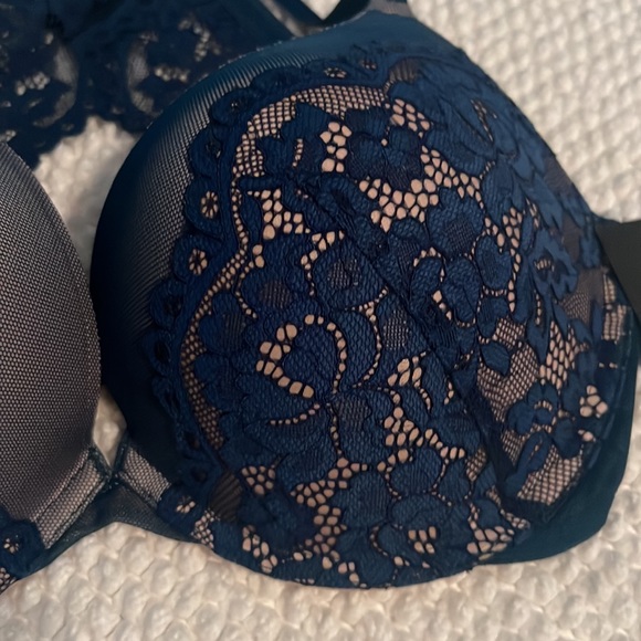 Frederick’s of Hollywood Push Up Bra - Picture 7 of 8